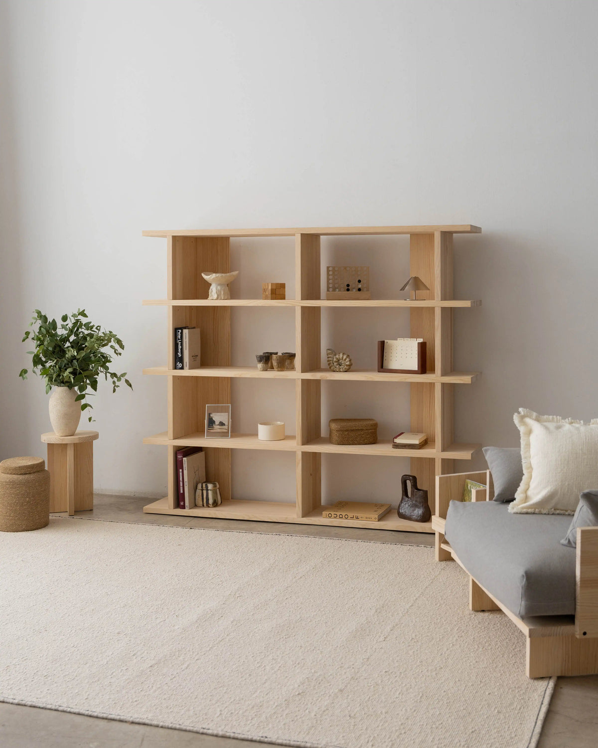 Montgó Bücherregal aus Massivholz 180 x 152,6 cm