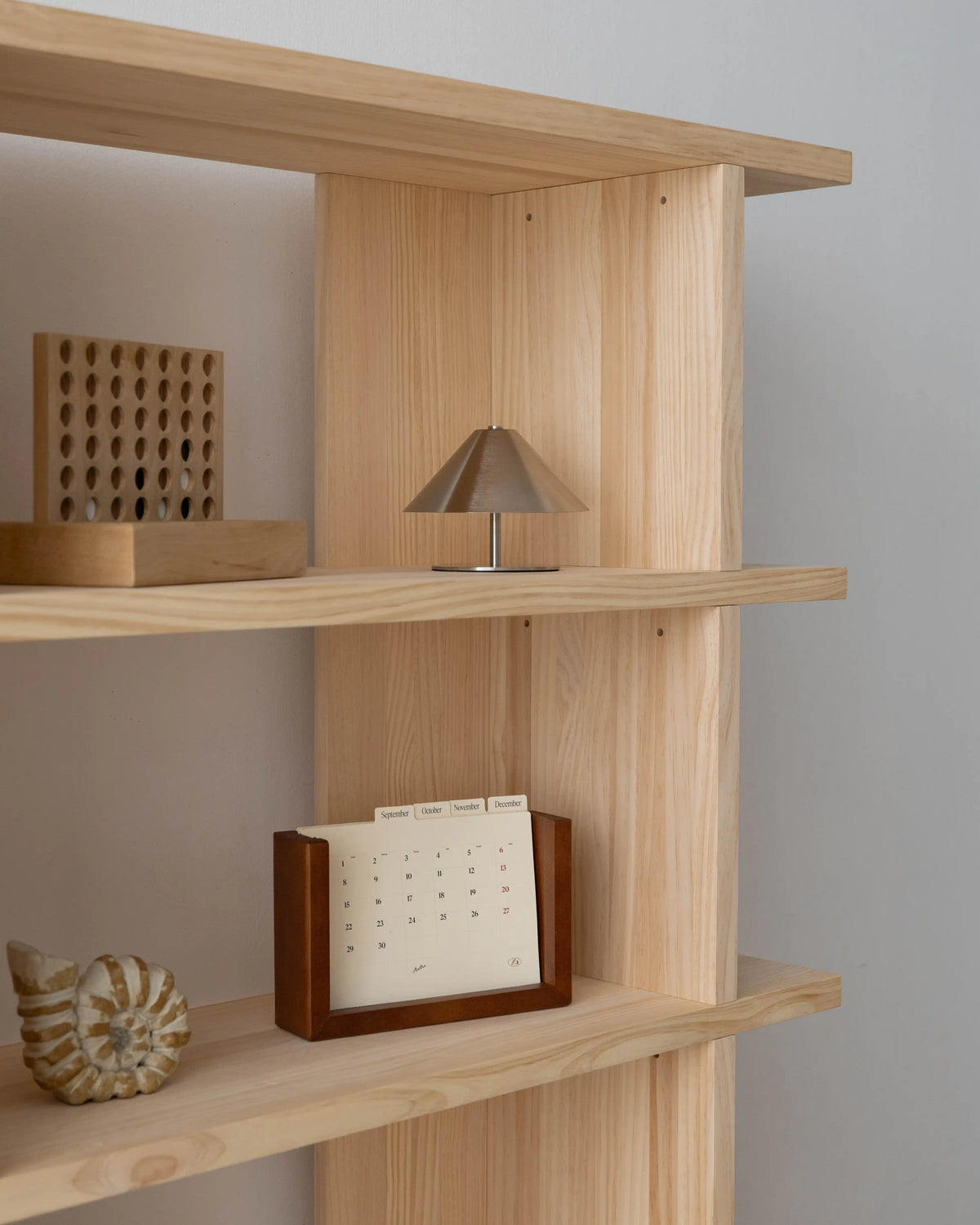 Montgó Bücherregal aus Massivholz 180 x 152,6 cm
