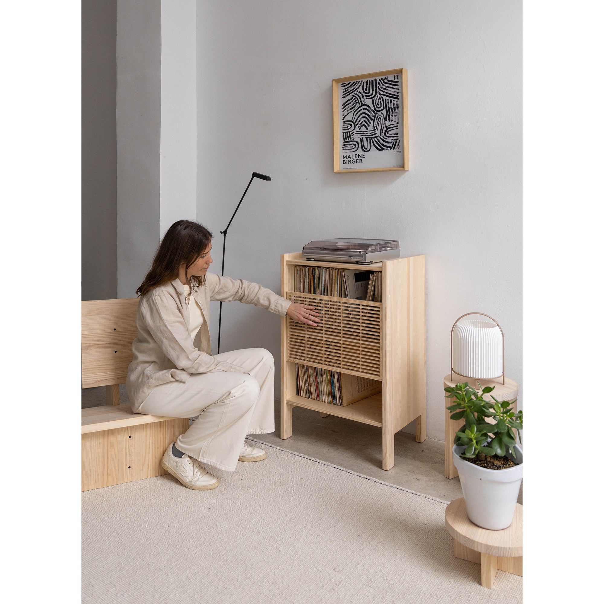Aparador Baster de madera maciza para vinilos 1 puerta 59 cm