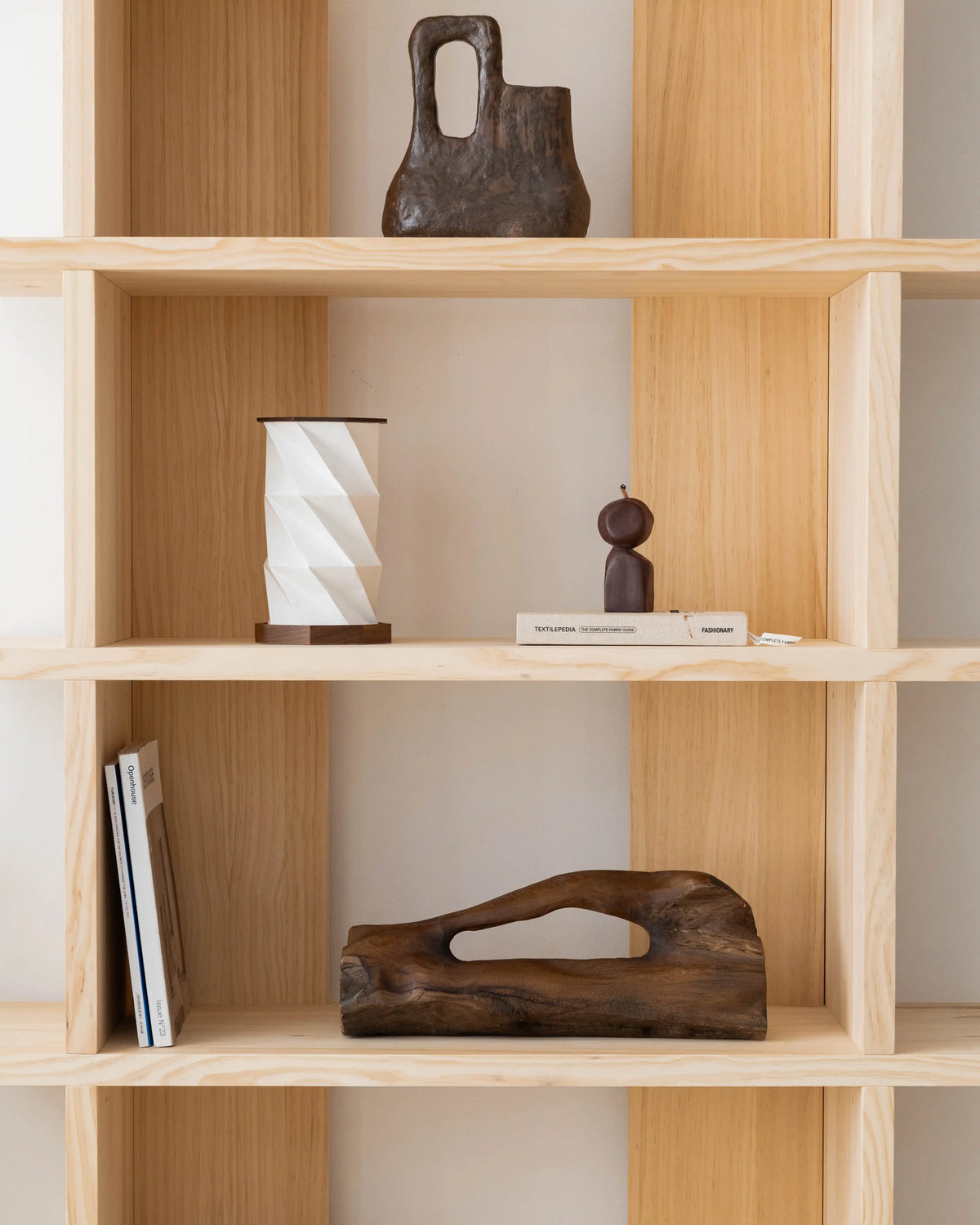 Castell Bücherregal aus Massivholz 106,5 x 190 cm