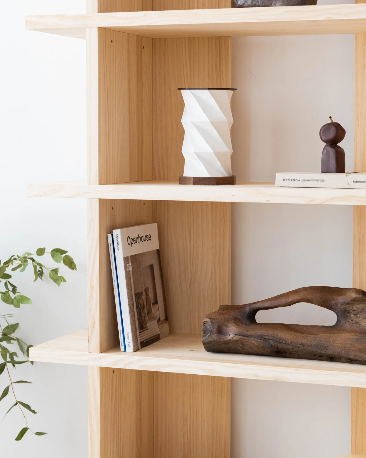 Castell Bücherregal aus Massivholz 106,5 x 190 cm