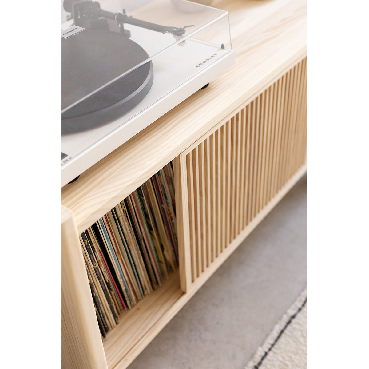 Kleines Mendia-TV-Möbel aus Massivholz für vinyls 1 Türen 102,2 cm