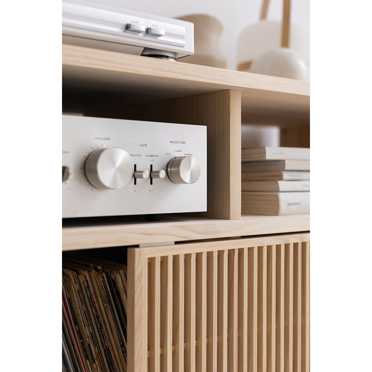 Small Mesquida solid wood sideboard for vinyl records 1 door 102 cm