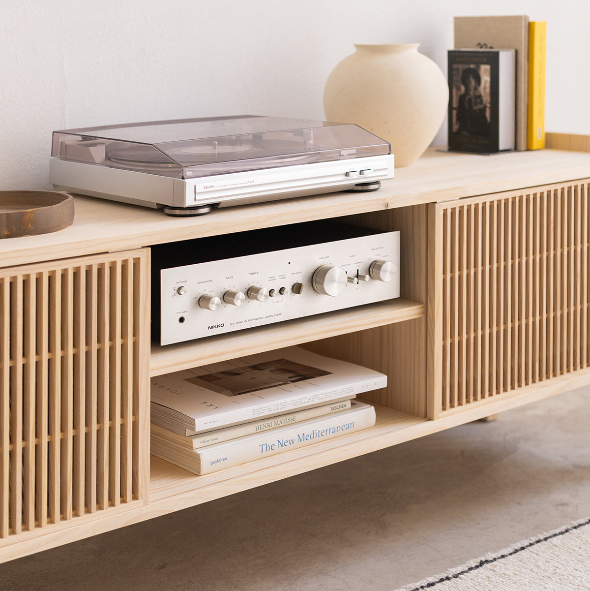 TV furniture Tarida for vinyls in solid wood 1 or 2 doors 151 cm