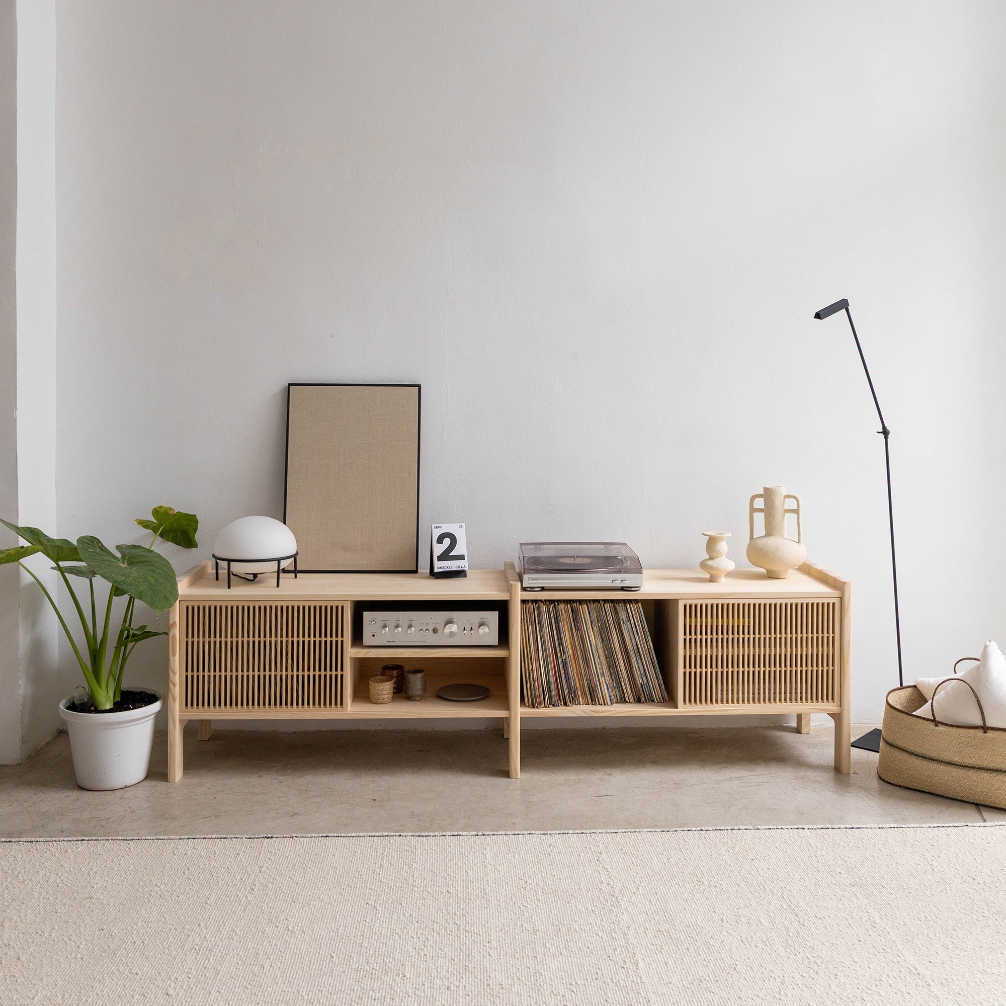 Medium Mendia TV furniture in solid wood for vinyl records 2 doors 201 cm