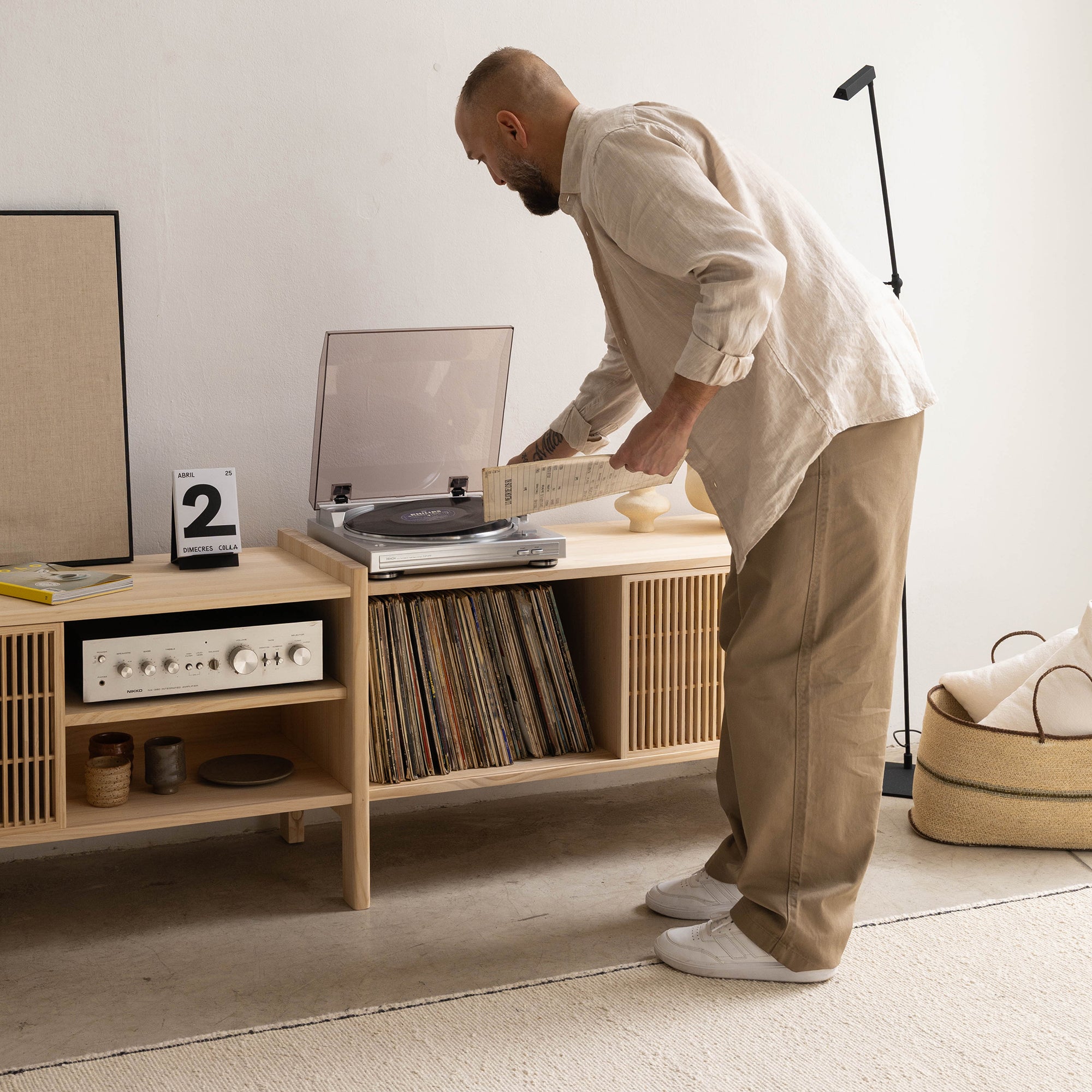 Medium Mendia TV furniture in solid wood for vinyl records 2 doors 201 cm