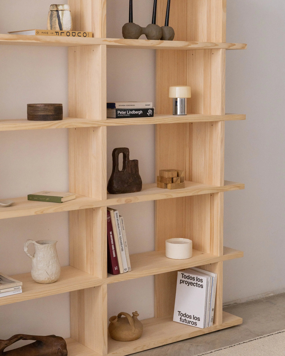 Montgó Bücherregal aus Massivholz 180 x 190 cm