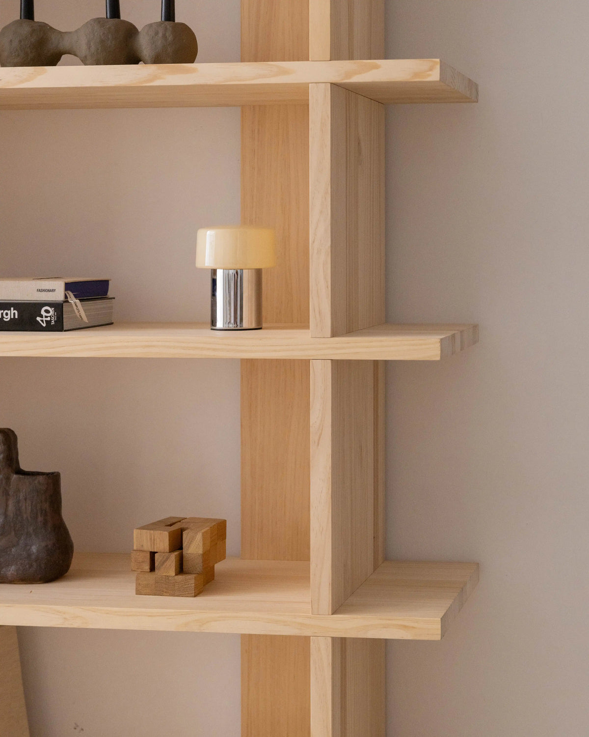 Montgó Bücherregal aus Massivholz 180 x 190 cm