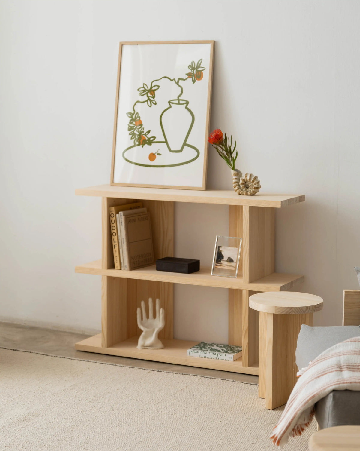 Castell Bücherregal aus Massivholz 106,5 x 77,8 cm
