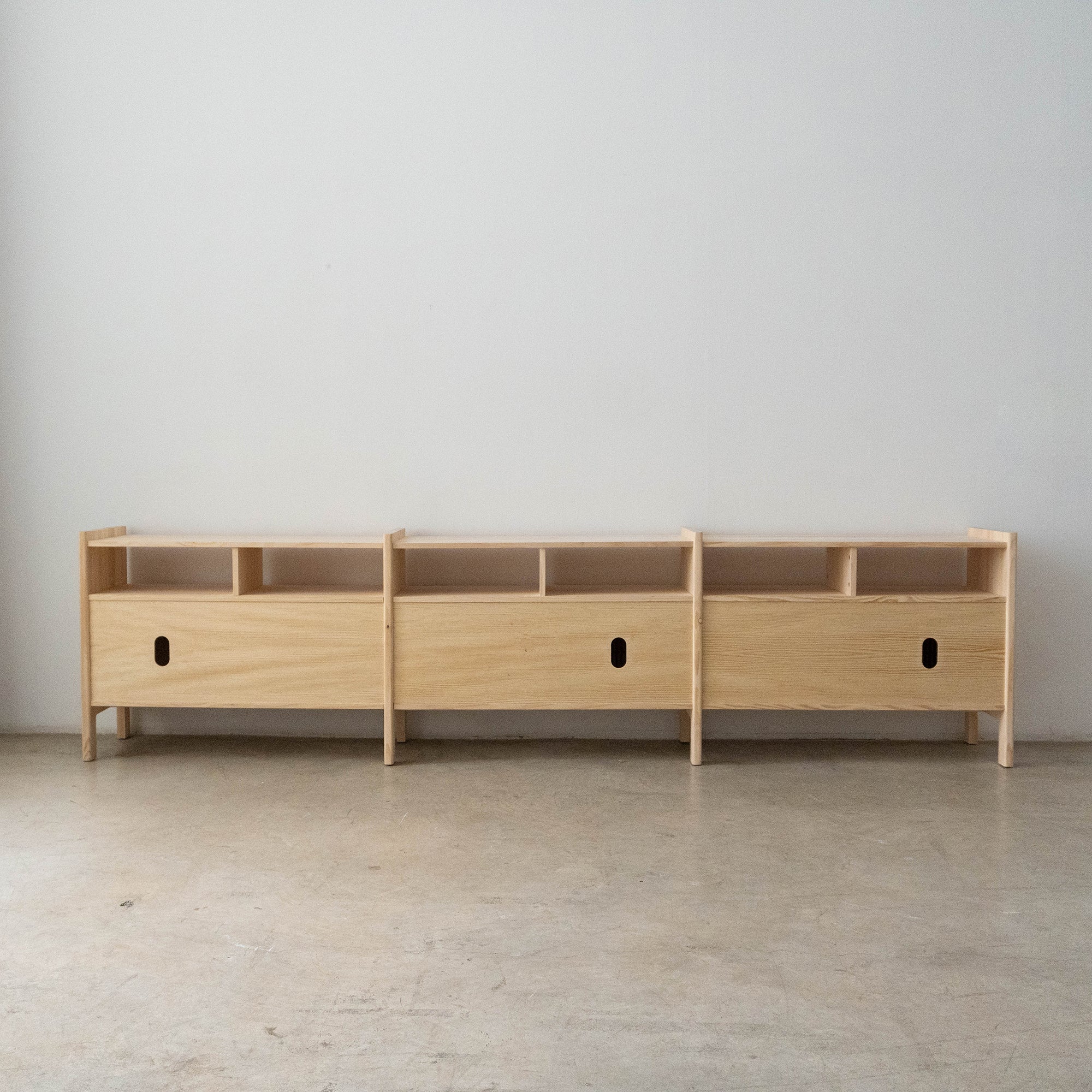 Mesquida Großes Sideboard aus Massivholz für Vinyls 3 Türen 301 cm