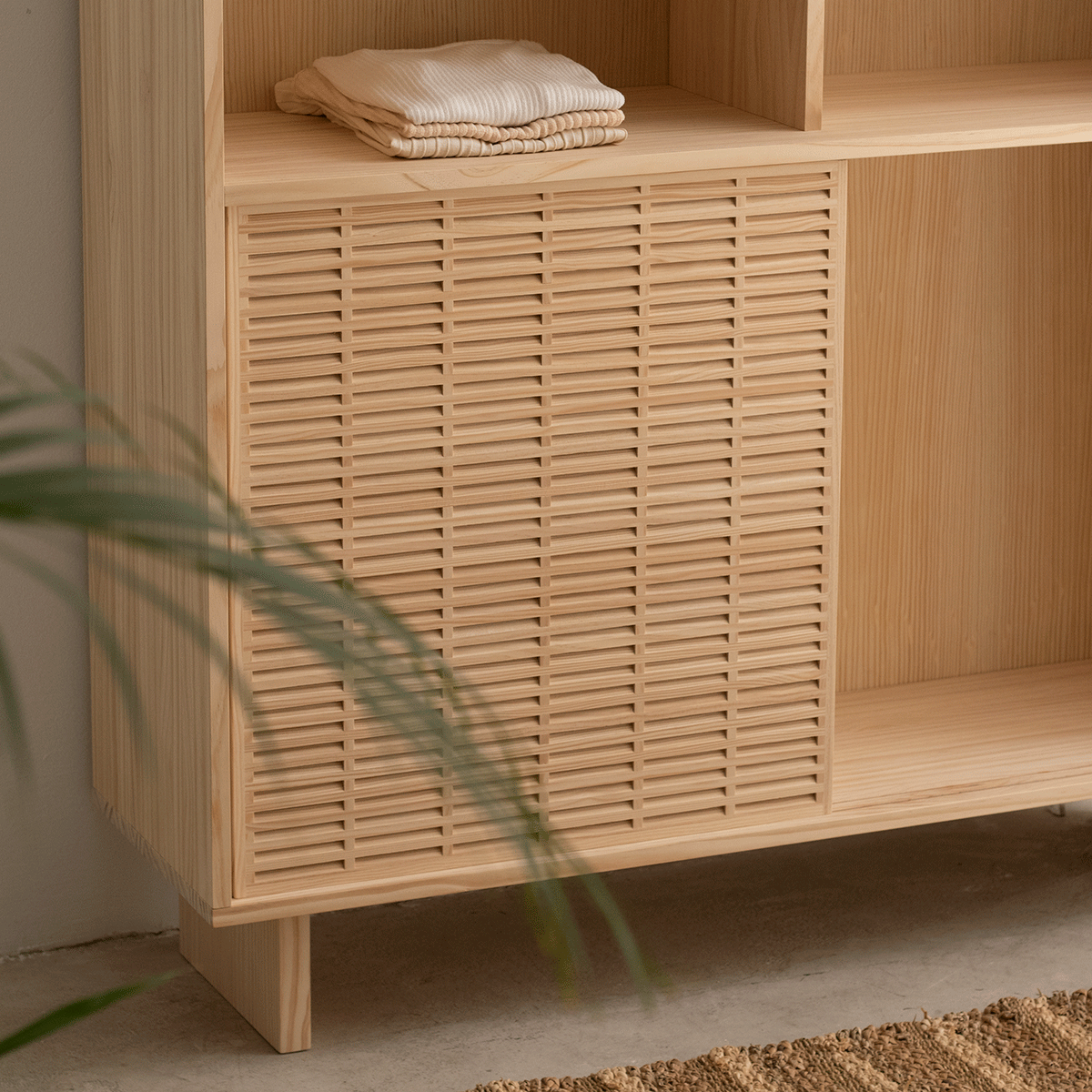 Aparador Voramar de pino con 3 puertas 180 cm