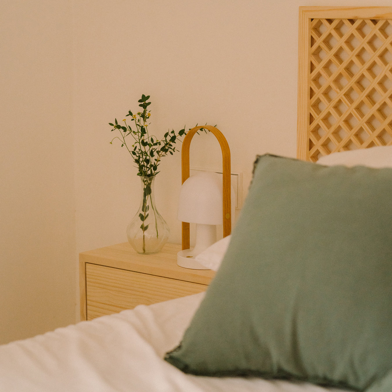 Bedside table Tabarca pine 40 cm wide
