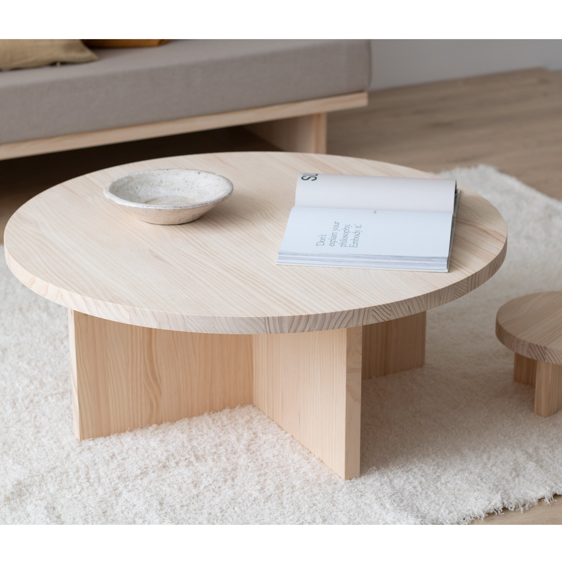 Turqueta - Table basse ronde en bois naturel 85 cm