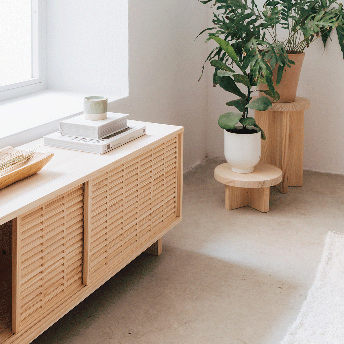Mitjana TV stand of pine with 3 mallorquina doors 180 cm
