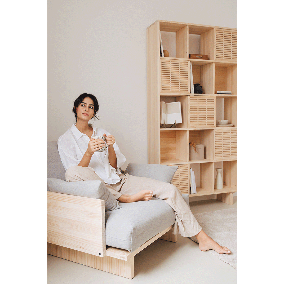 Bookcase Estreta in pine with 5 doors 98 cm