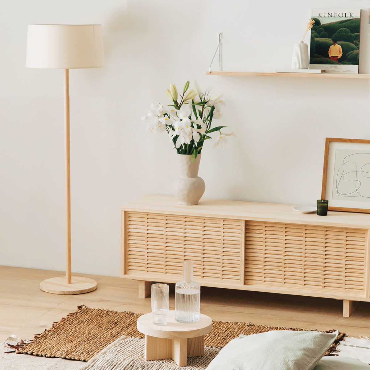 Moraira TV stand of pine with 2 mallorquina doors 120 cm