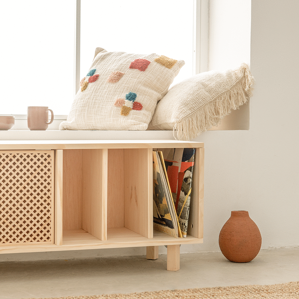 Mueble de TV Saura de pino con 2 puerta de celosía 170 cm