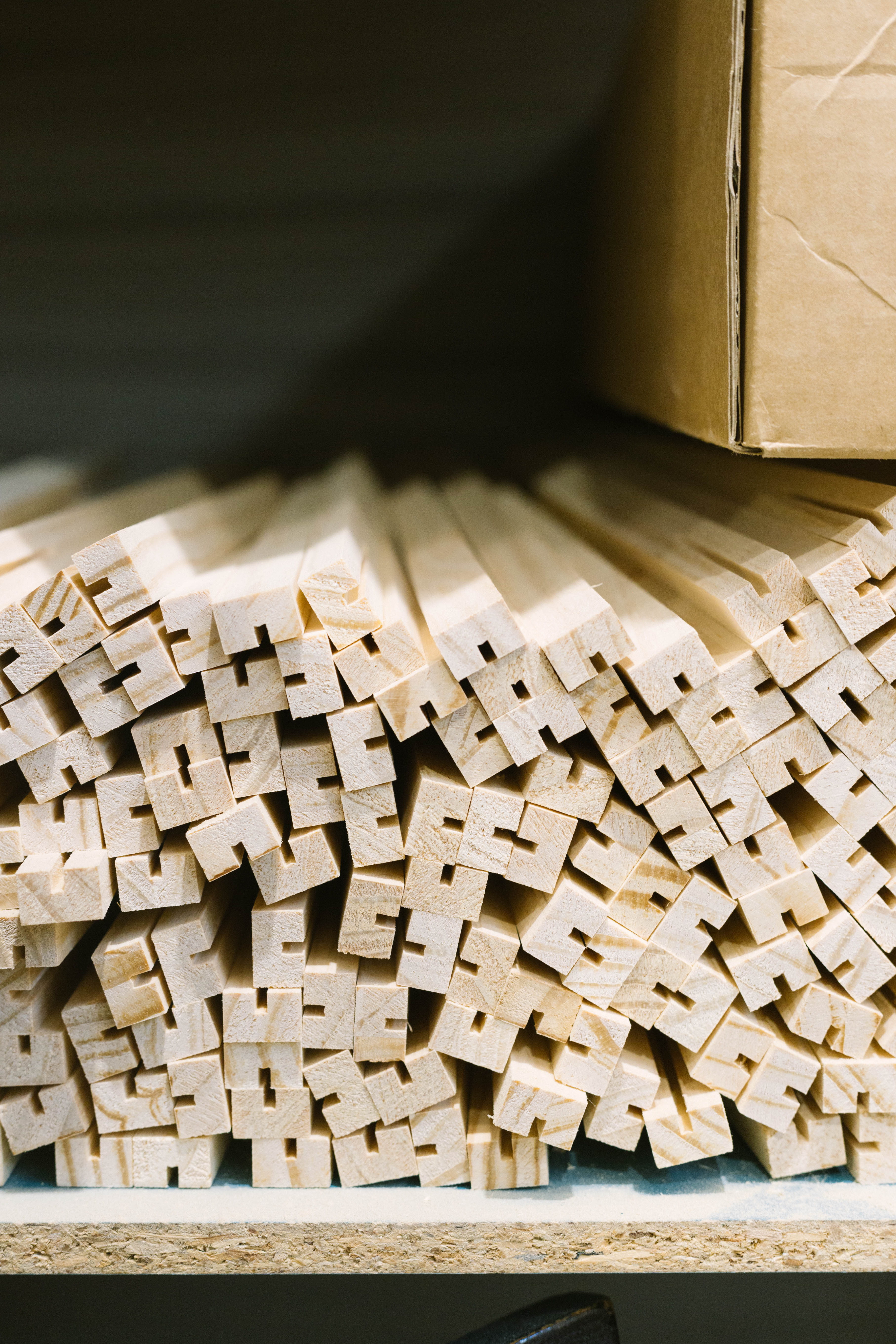 What is the difference between natural wood and chipboard? Naan Furniture