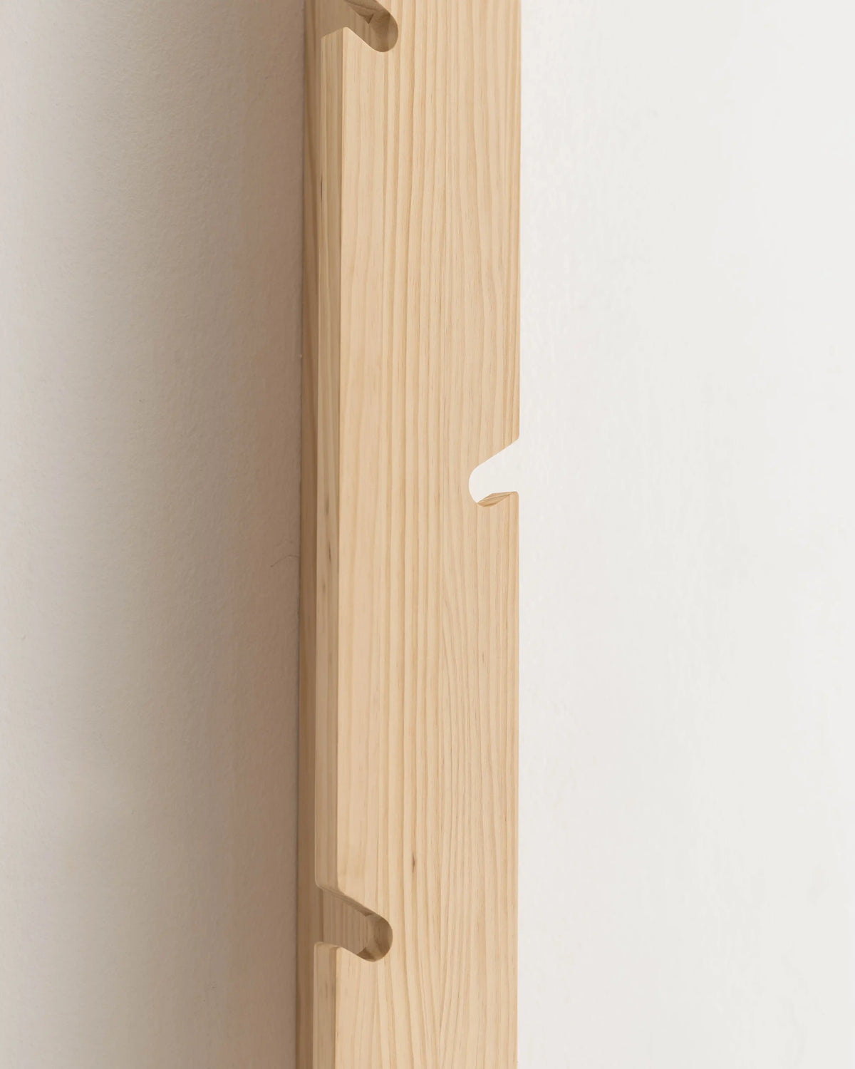 Perchero de pared Saona de madera maciza de pino 100 cm