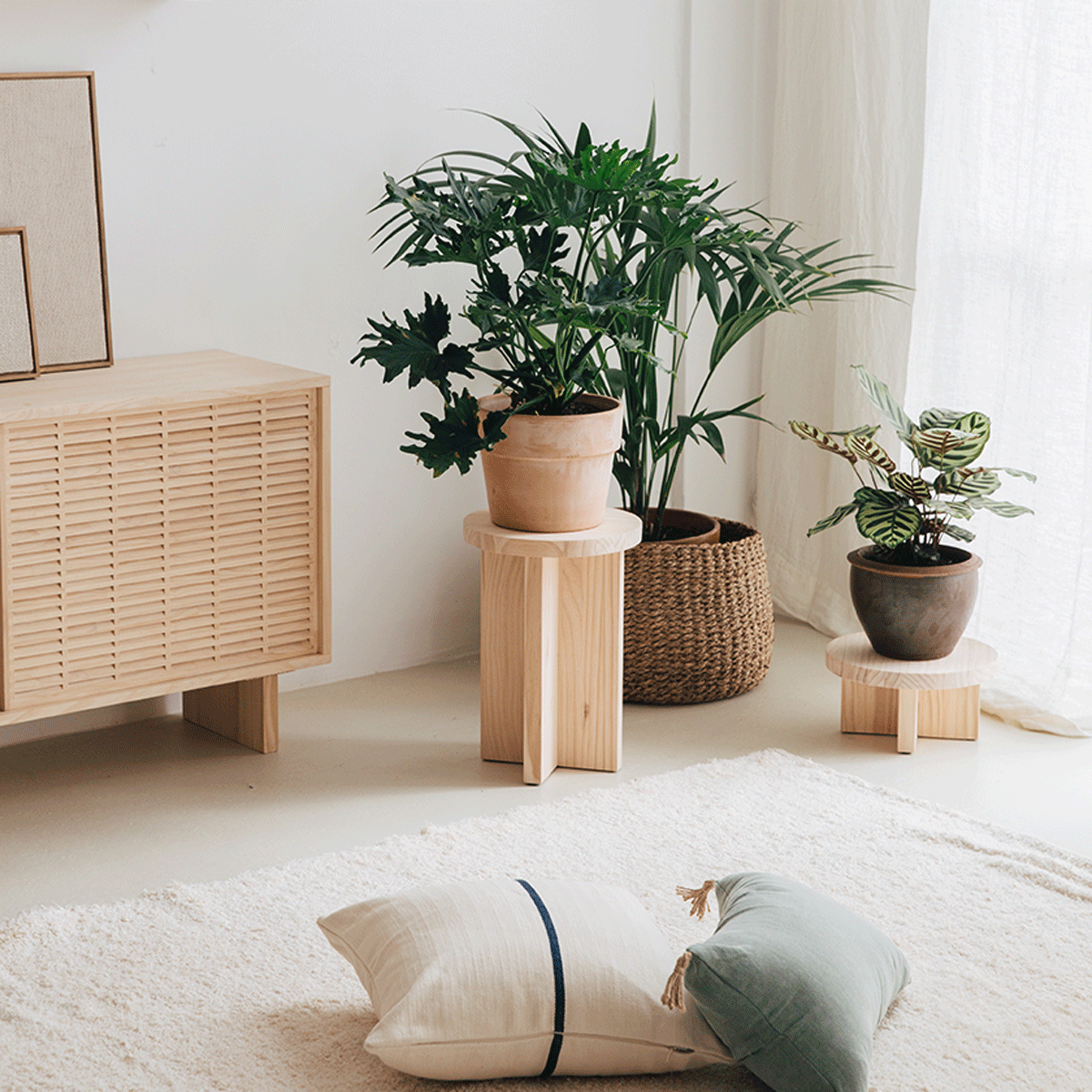 Mola - Taburete bajo de madera natural 15 cm