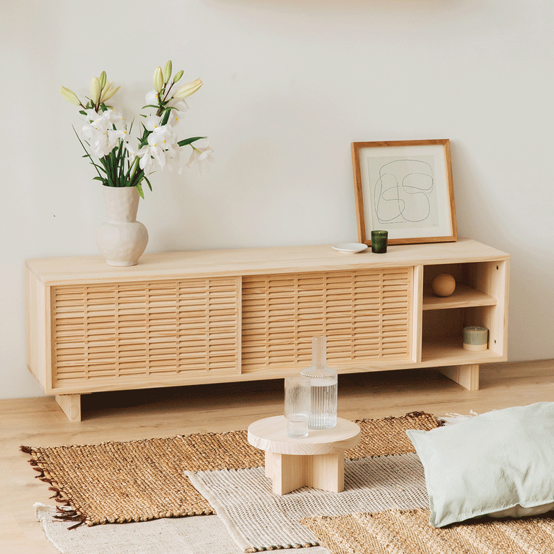 Galera TV stand of pine with 2 mallorquina doors 150 cm