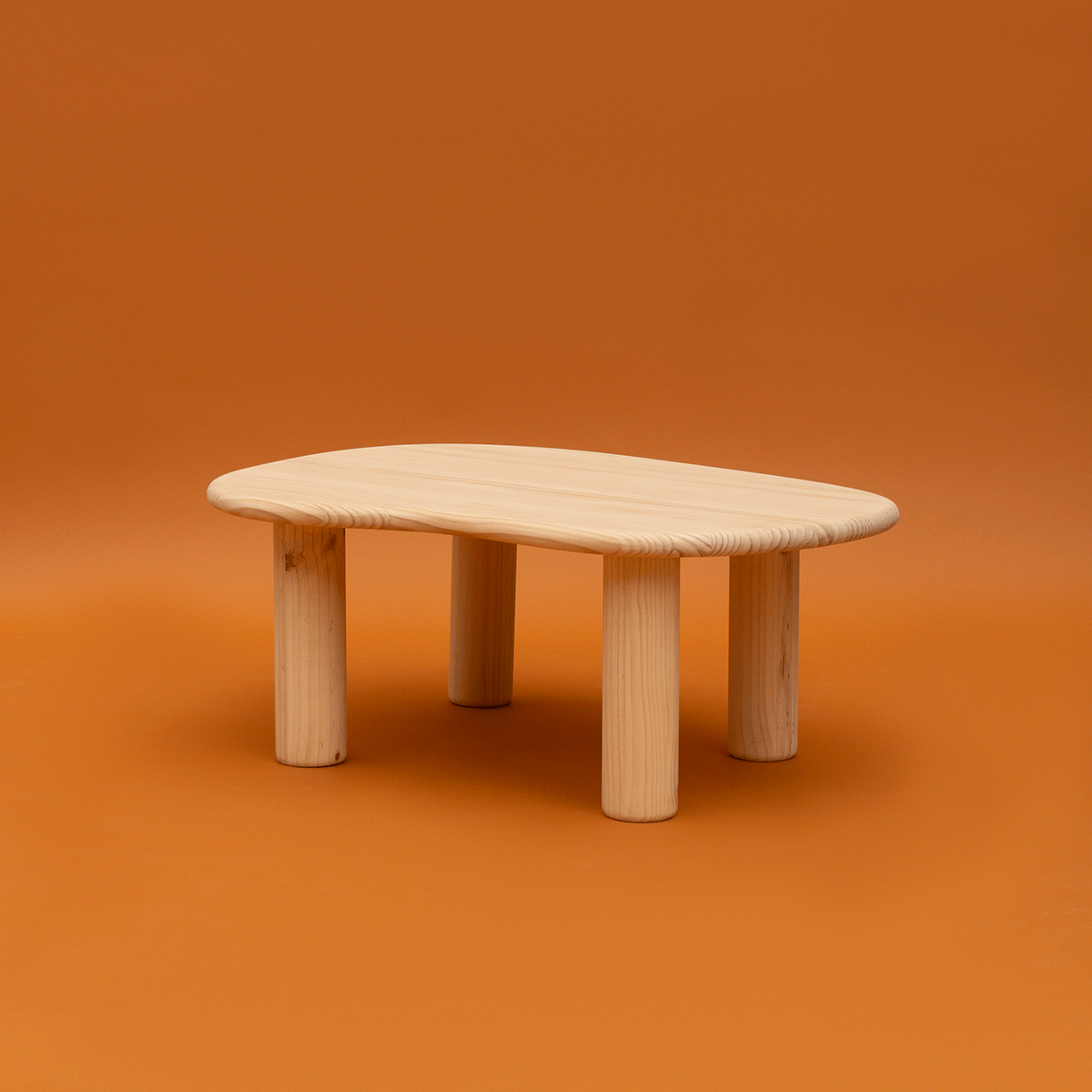 Calella - Coffee table in pine wood 93 cm