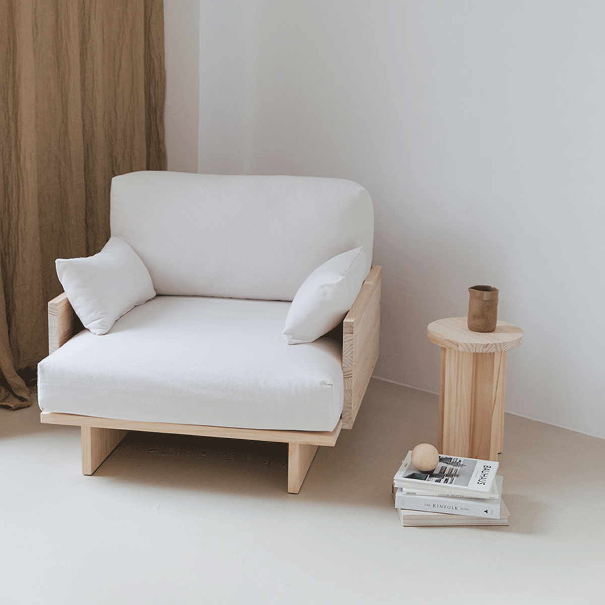 Bora armchair made of pine wood in Mediterranean style 95 cm