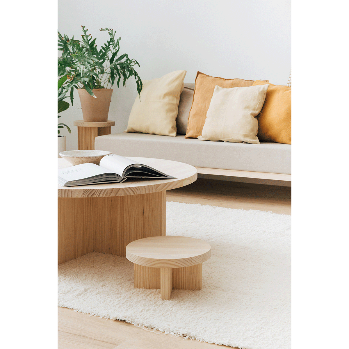 Mola - Taburete bajo de madera natural 15 cm